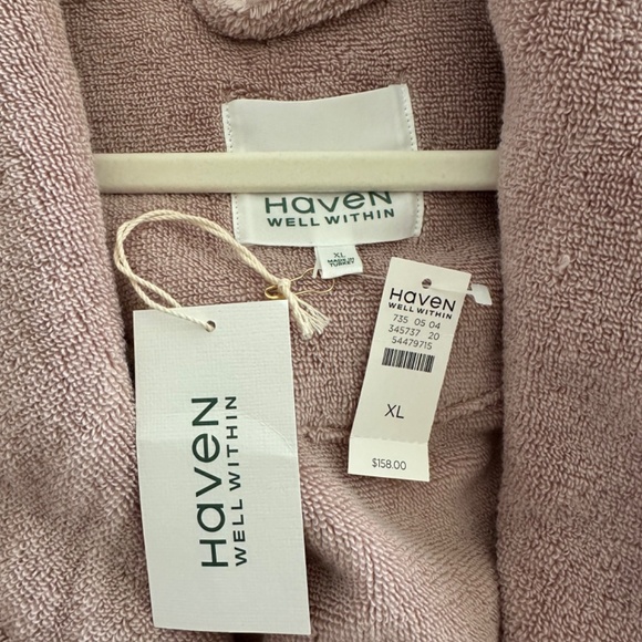 HAVEN WELL WITHIN Plush Robe - Picture 4 of 5